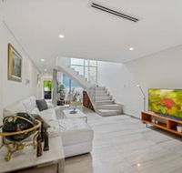 Luxurious New House Hidden Near Central CBD - Hotel Accommodation