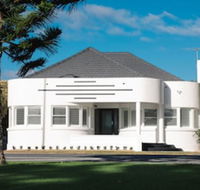 Deco Beach Luxury Apartments - Hotel Accommodation