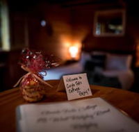 Guide Falls Cottage - Hotel Accommodation