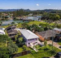 A PERFECT STAY Sunset Beach Riverside - Hotel Accommodation
