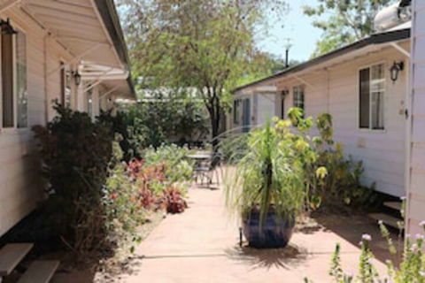 Mataranka Roadhouse - Hotel Accommodation 0
