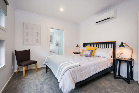Albury Yalandra Apartment 1 - Hotel Accommodation 2