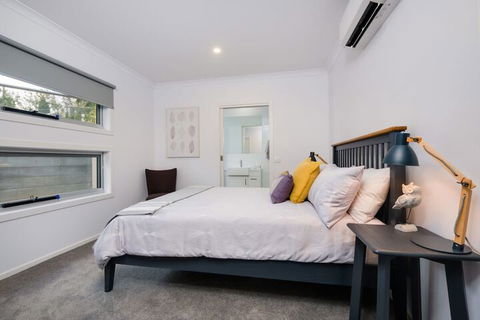 Albury Yalandra Apartment 1 - Hotel Accommodation 6