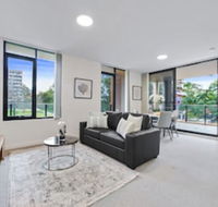 HomeHotel Walking Distance to Train  Westfield - Hotel Accommodation