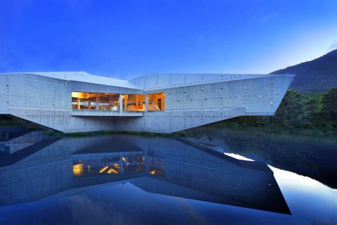 Alkira Award Winning Luxury Holiday Home - Hotel Accommodation 4