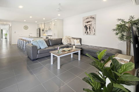 Whitsunday Family Escape - Hotel Accommodation 4