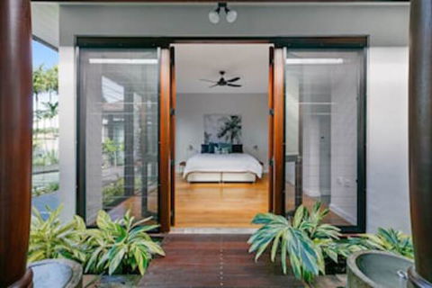 ESPRIT 2 PALM COVE BRAND NEW - Hotel Accommodation 2
