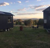 Double Oaks Tiny House - Hotel Accommodation