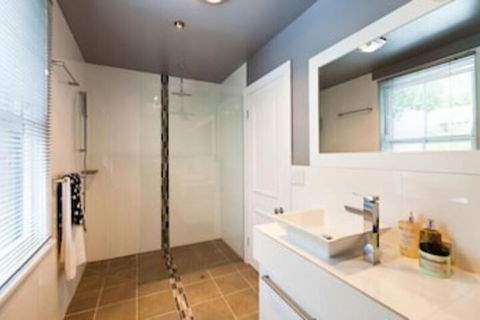 Spacious City 2 BR House Fit 6 PP - Hotel Accommodation 4