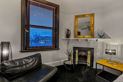 BANK192 - Hotel Accommodation 5