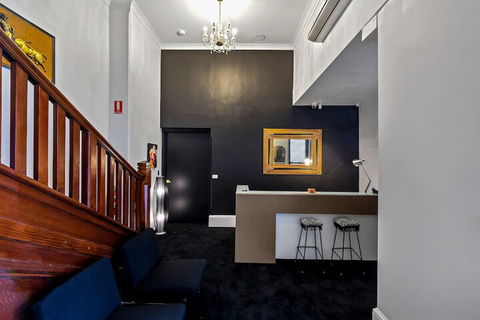 BANK192 - Hotel Accommodation 7