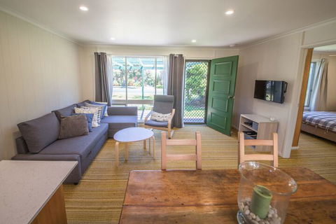 17 Broadbeach Drive - Hotel Accommodation 4