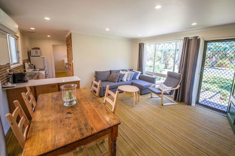 17 Broadbeach Drive - Hotel Accommodation 1