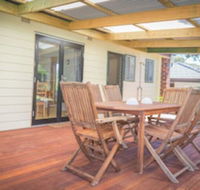 17 Broadbeach Drive - Hotel Accommodation