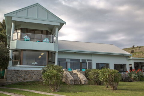 King Of North Bay 103 Gold Coast Drive - Hotel Accommodation 1