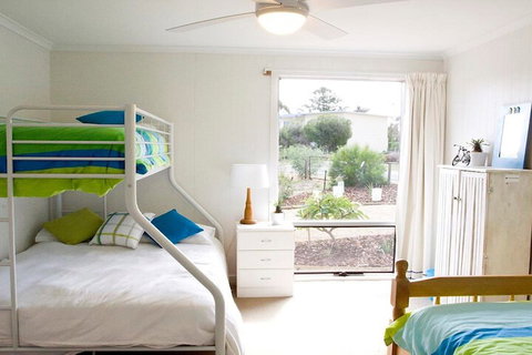 Stones Throw 26 River View Drive - Hotel Accommodation 5