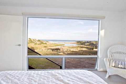 Stones Throw 26 River View Drive - Hotel Accommodation 3