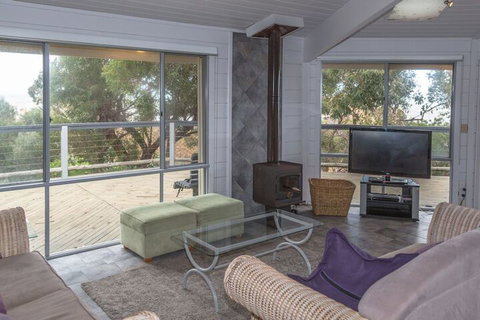 Coorumbene 8 Scenic Way - Hotel Accommodation 4