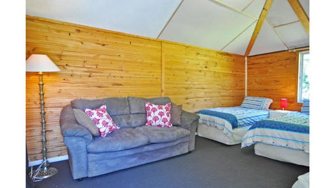 MY Fair Lady External Bathroom PET Friendly - Hotel Accommodation 3