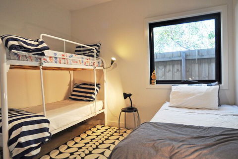 Armstrongs Close TO Beach - Hotel Accommodation 4