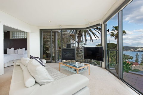 STUNNING MANLY VIEWS - Hotel Accommodation 5