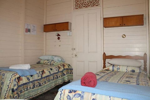 Carlon's Hotel - Hotel Accommodation 2