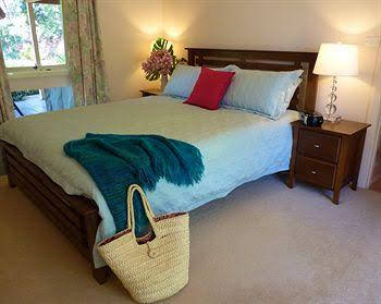Australian Home Away At Eltham Venn Cottage - Hotel Accommodation 4