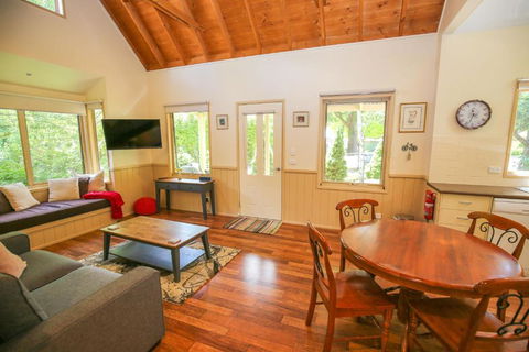 Alpine Arnica Cottage 1 - Hotel Accommodation 3
