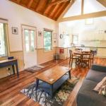 Alpine Arnica Cottage 1 - Hotel Accommodation 0