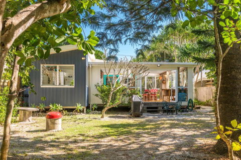 A SWEET ESCAPE Beachcombers Cottage Beachfront - Hotel Accommodation 5