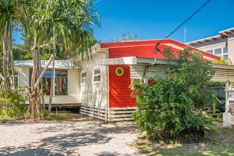 A SWEET ESCAPE Beachcombers Cottage Beachfront - Hotel Accommodation 6