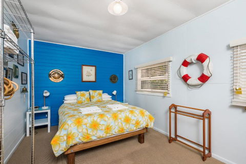 A SWEET ESCAPE Beachcombers Cottage Beachfront - Hotel Accommodation 4
