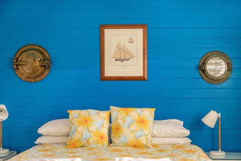 A SWEET ESCAPE Beachcombers Cottage Beachfront - Hotel Accommodation 2