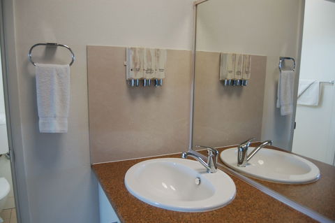 Slipway Hotel Motel - Hotel Accommodation 3