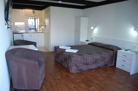 Slipway Hotel Motel - Hotel Accommodation 6