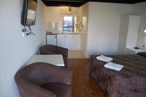 Slipway Hotel Motel - Hotel Accommodation 4