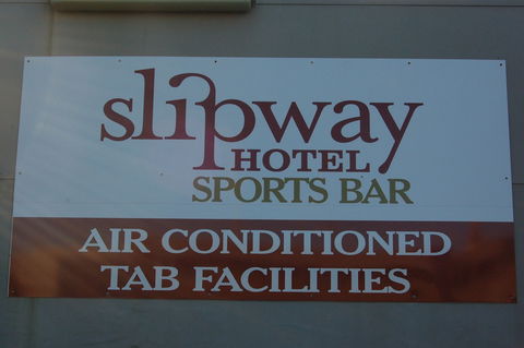 Slipway Hotel Motel - Hotel Accommodation 1