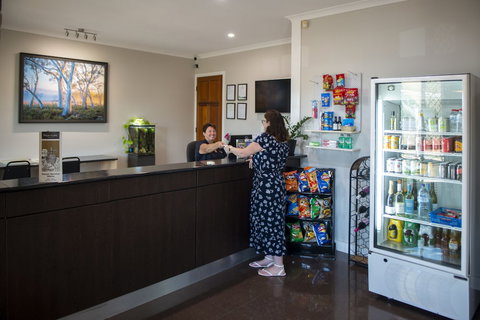 Highlander Motor Inn & Apartments - Hotel Accommodation 4