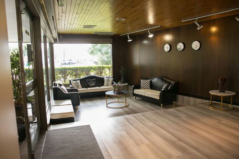 Quality Inn The Willows - Hotel Accommodation 4