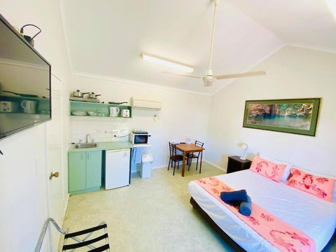 Kununurra Lakeside Resort - Hotel Accommodation 6