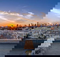Oaks Melbourne South Yarra Suites - Hotel Accommodation