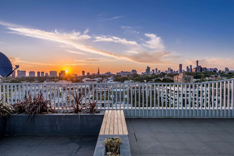 Oaks Melbourne South Yarra Suites - Hotel Accommodation 0