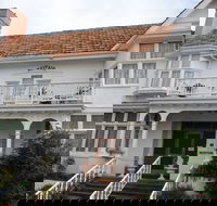 Motel Mayfair on Cavell - Hotel Accommodation