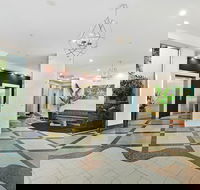 Crystal Bay on the Broadwater - Hotel Accommodation
