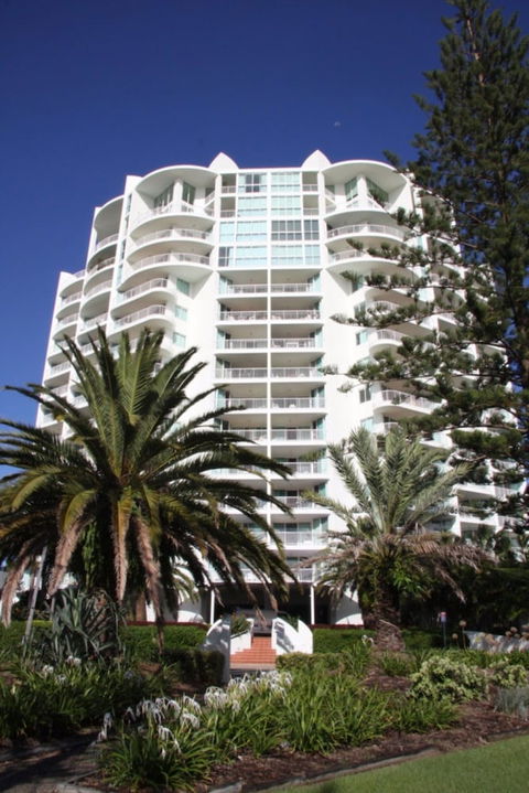 Crystal Bay On The Broadwater - Hotel Accommodation 1
