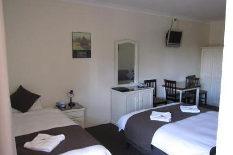 Aussie Settler Motel - Hotel Accommodation 2