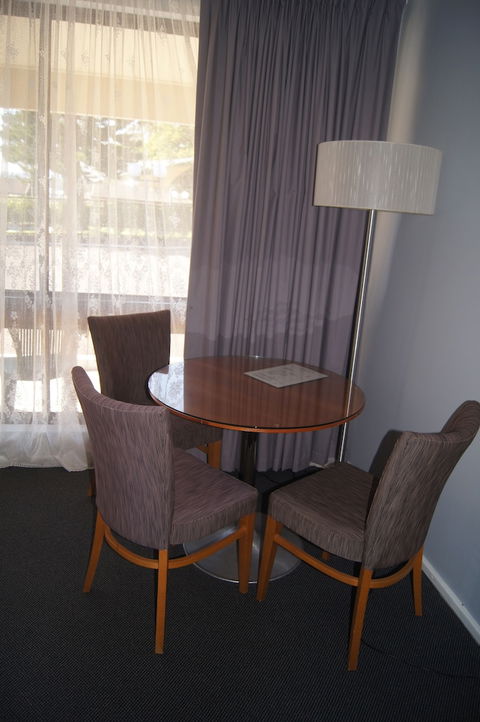 Old Maitland Inn - Hotel Accommodation 4