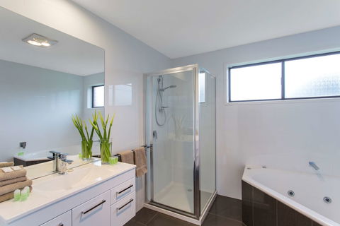 Best Western Colonial Village Motel - Hotel Accommodation 2