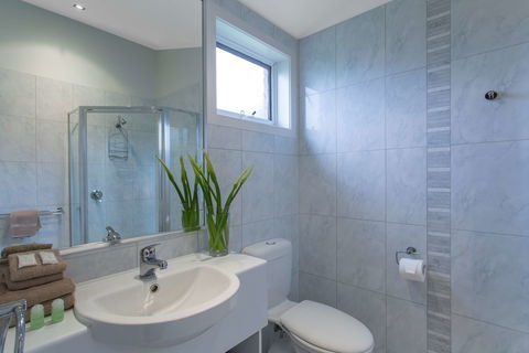 Best Western Colonial Village Motel - Hotel Accommodation 3