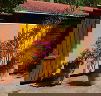 Pink Flamingo Resort - Hotel Accommodation